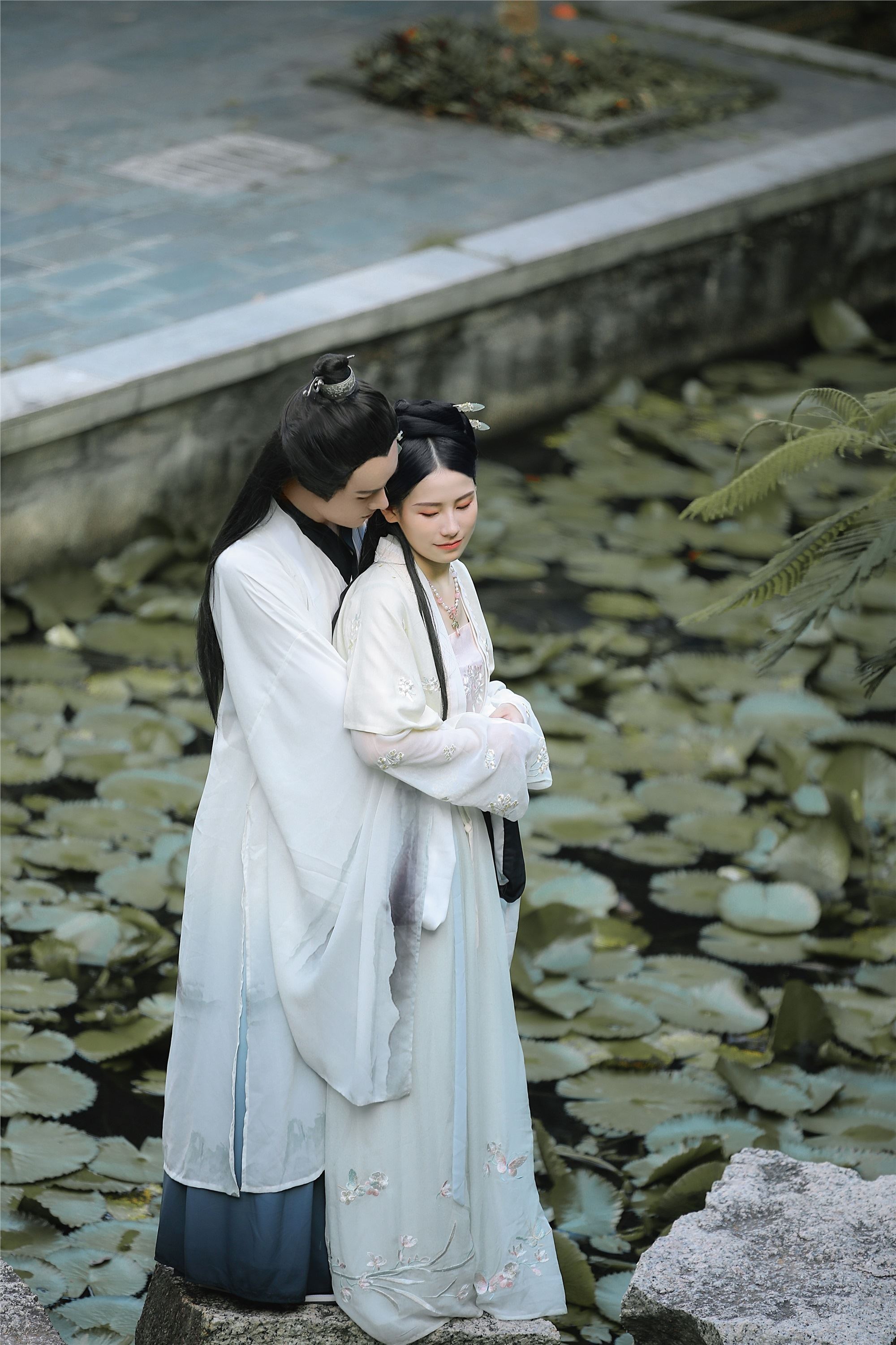 YITUYU艺图语 2021.09.02 花月下 小星